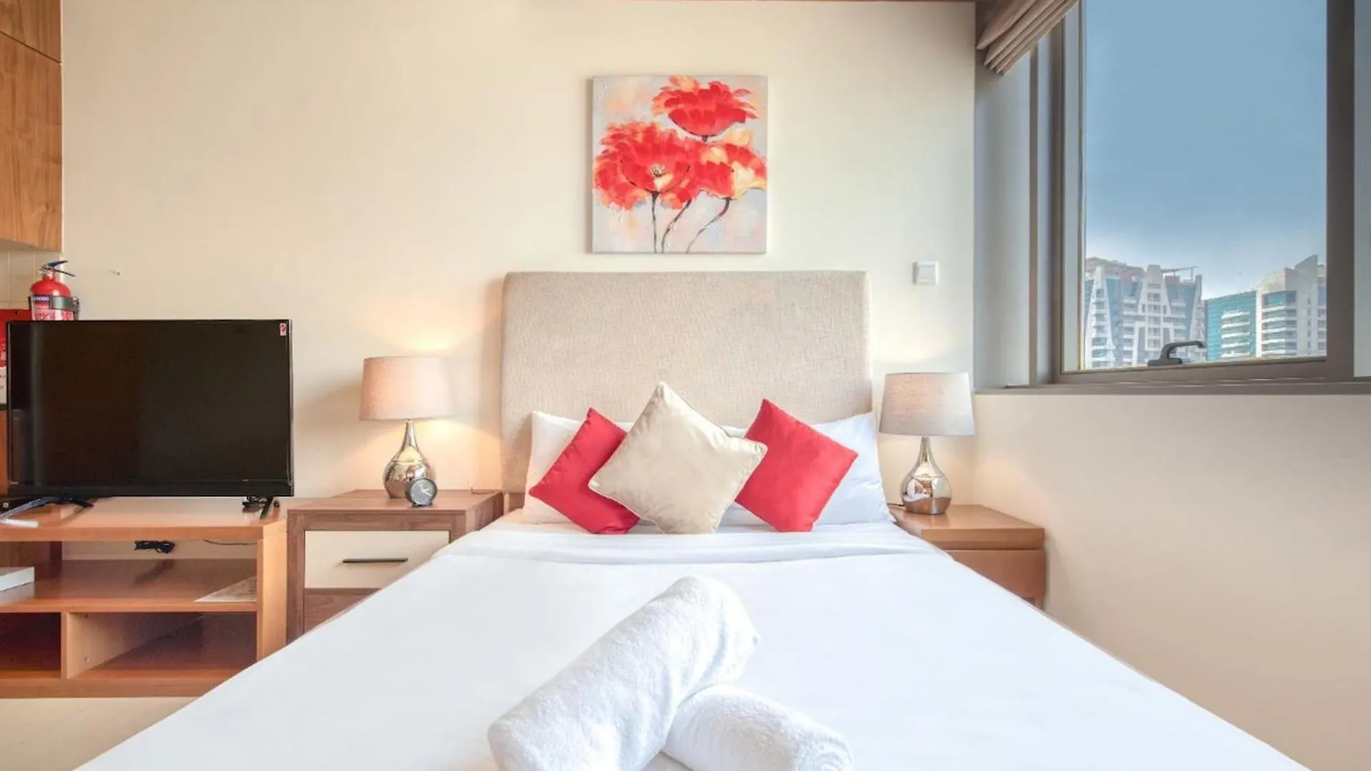 Restful Studio Apartment In Dubai Sports City